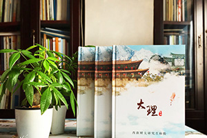 制作畢業(yè)旅行紀(jì)念畫冊(cè) 一本畢業(yè)旅行相冊(cè)記錄自己過(guò)渡時(shí)期不安心境